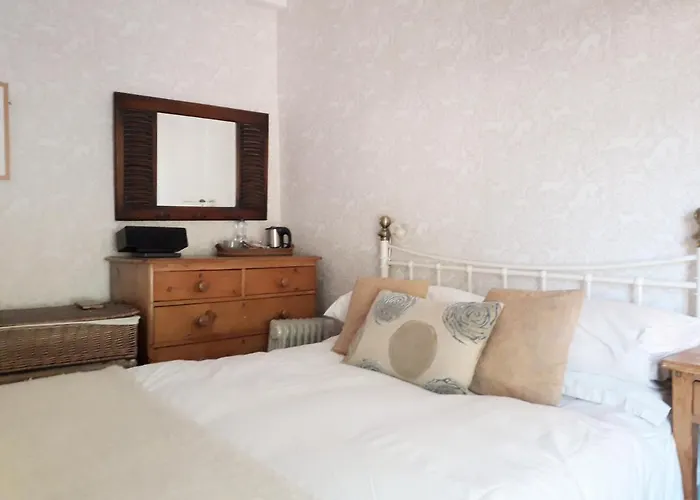 Ty Selah, Rugby Ave, Neath